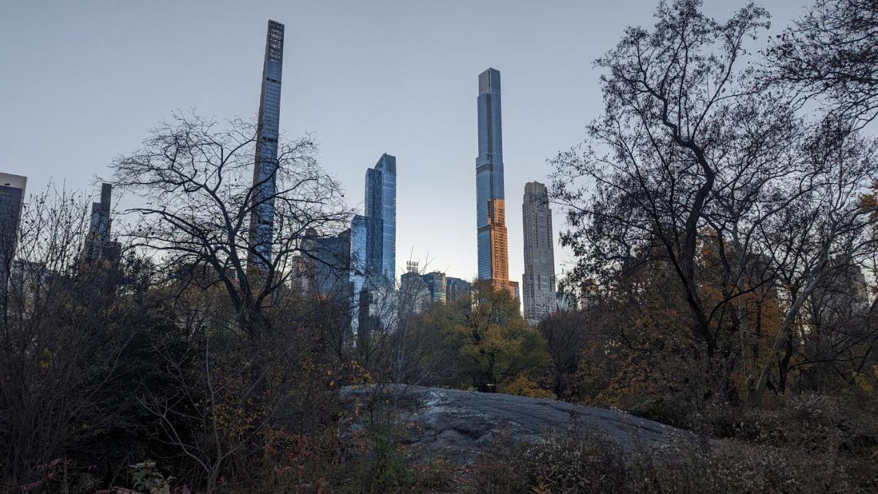 Central Park East And Museums New York Bagian luar foto